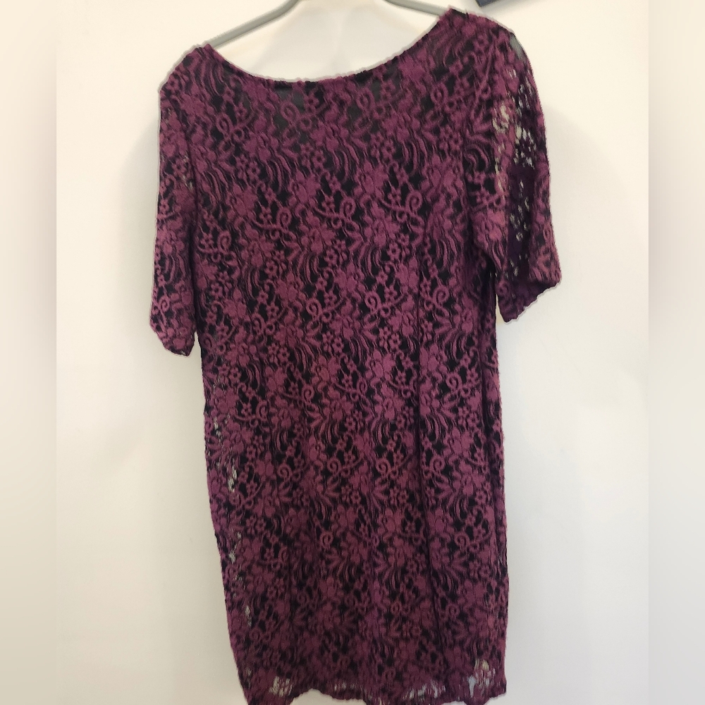 Jessica Simpson Lined Lace Midi Dress - Picture 6 of 6